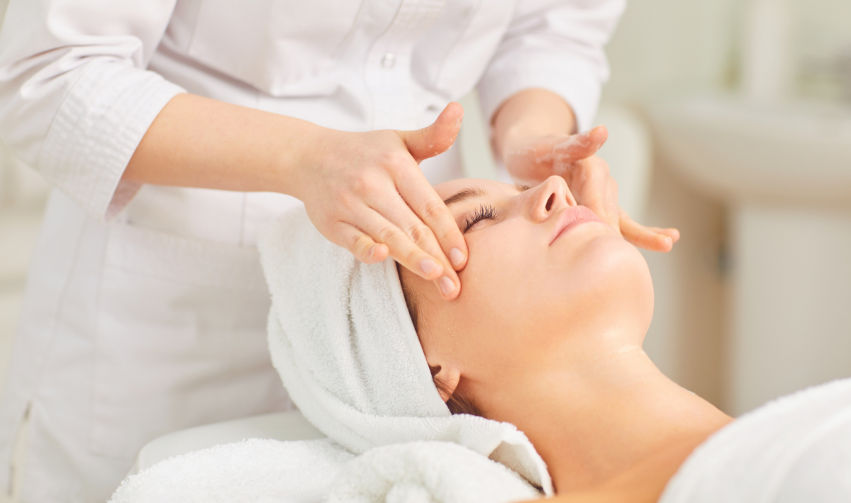 Essential Facial (30 Mins*) [with body massage only]